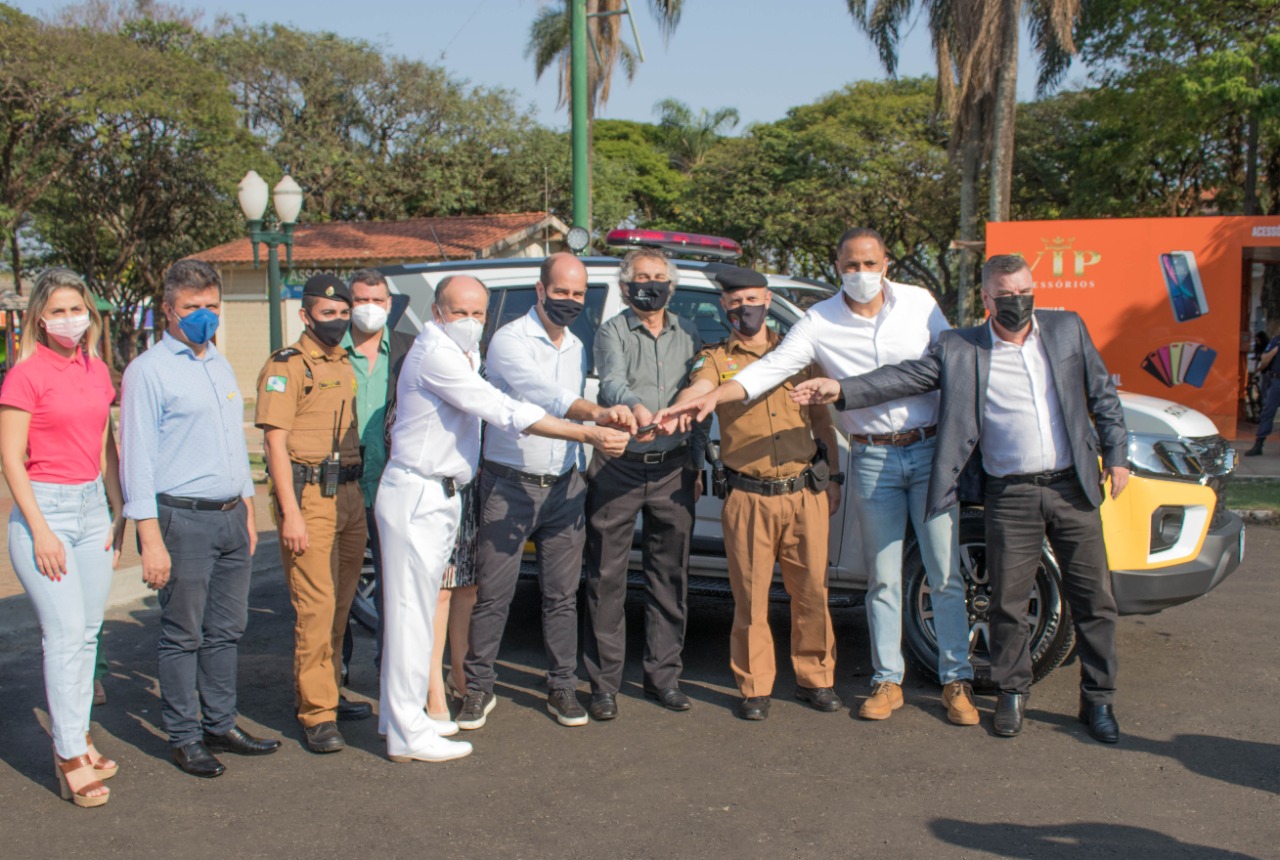 Prefeitura de Sarandi realiza evento de Hasteamento da Bandeira Nacional e entrega de veículo para a Polícia Militar