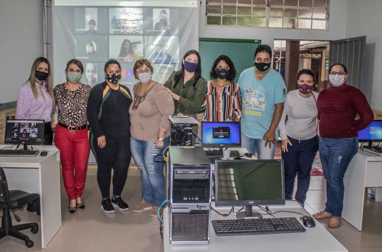 Servidores da Secretaria de Assistência Social participam de Curso de Extensão