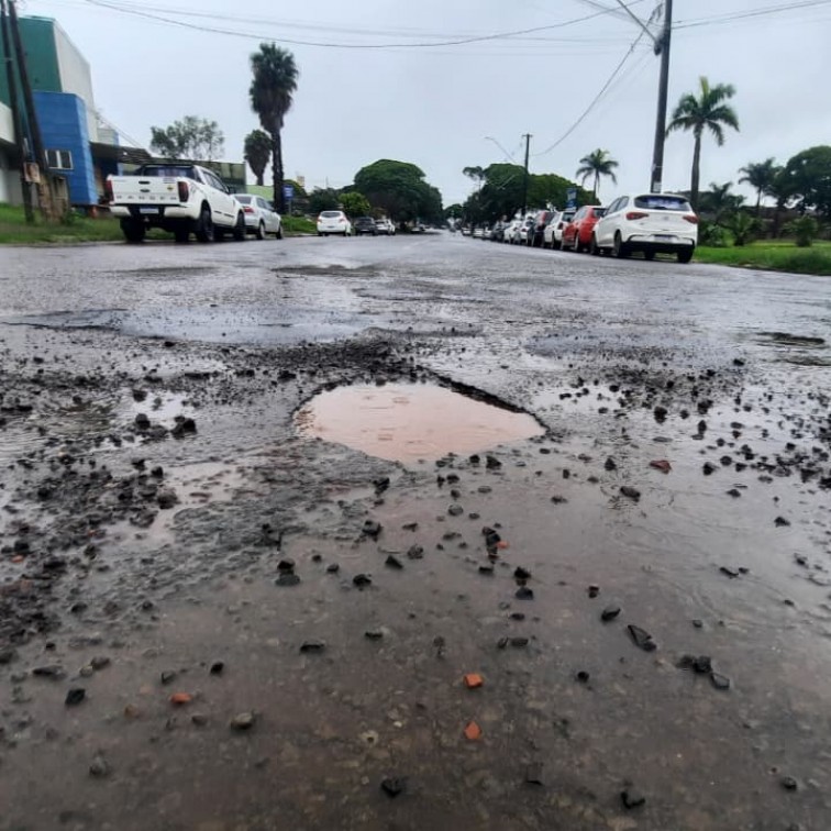 Chuvas intensas danificam asfalto em Sarandi e Prefeitura prepara operação emergencial de tapa-buracos
