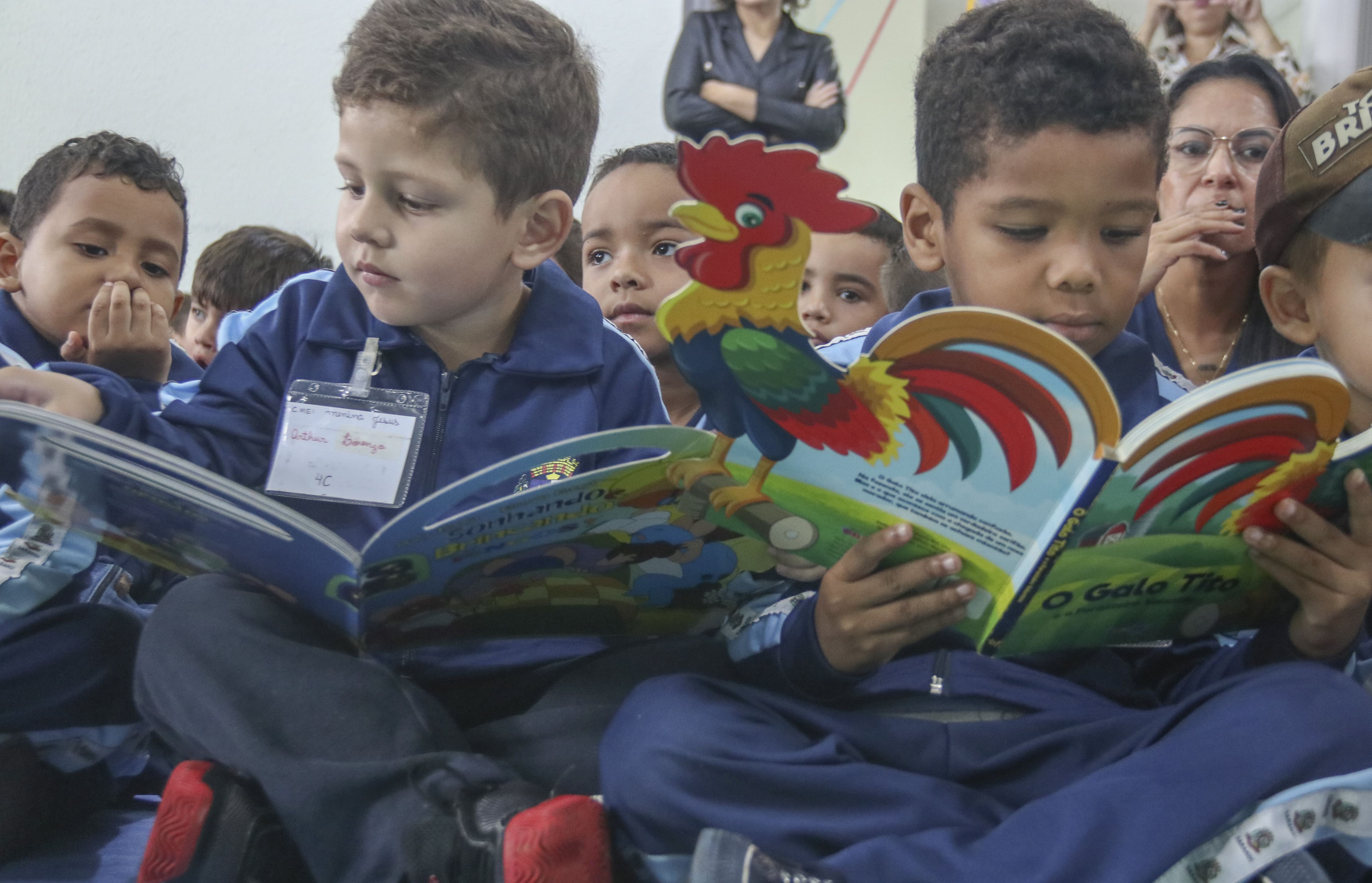 Educação lança “Projeto Aproximação” que incentiva leitura entre alunos e familiares