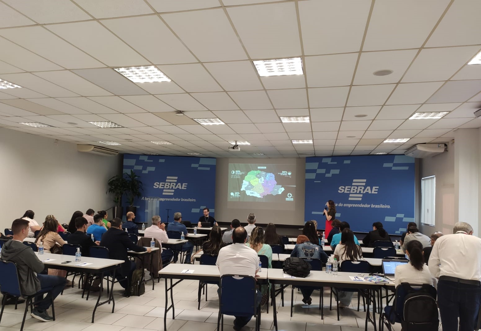 Em encontro do Comitê Terra Roxa, com representante de Sarandi, é apresentado programa Paraná Produtivo
