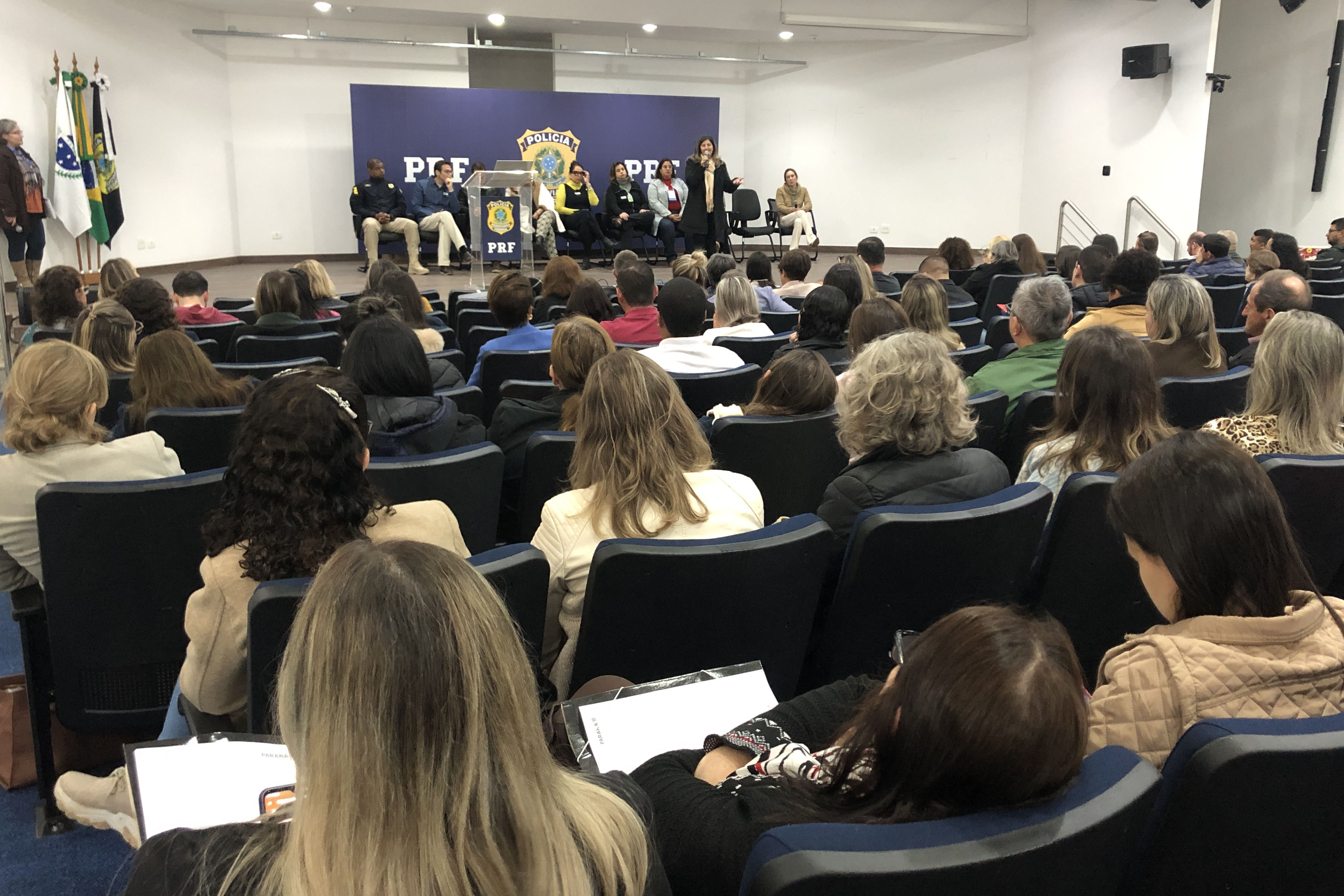 Procon de Sarandi participa de capacitação sobre comercialização e fiscalização do mercado de tabaco