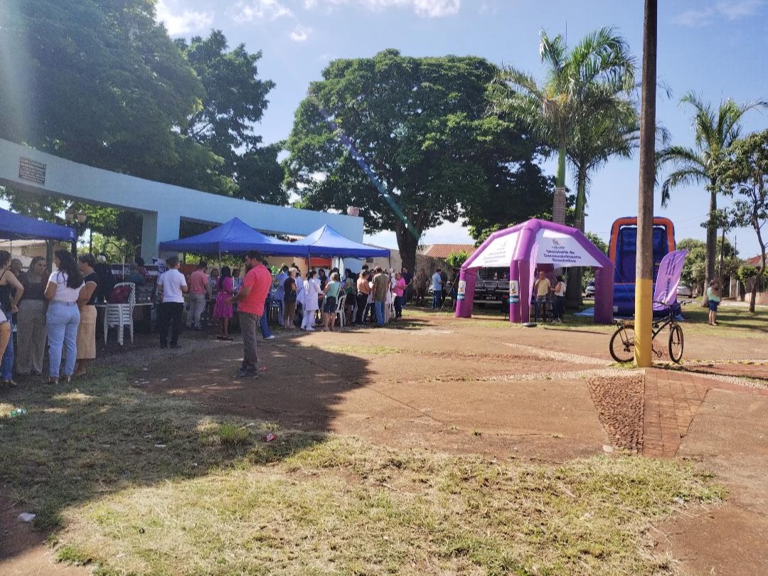 Participamos com mesa informativa junto a ação no bairro promovida pela prefeitura na praça do p.jpg