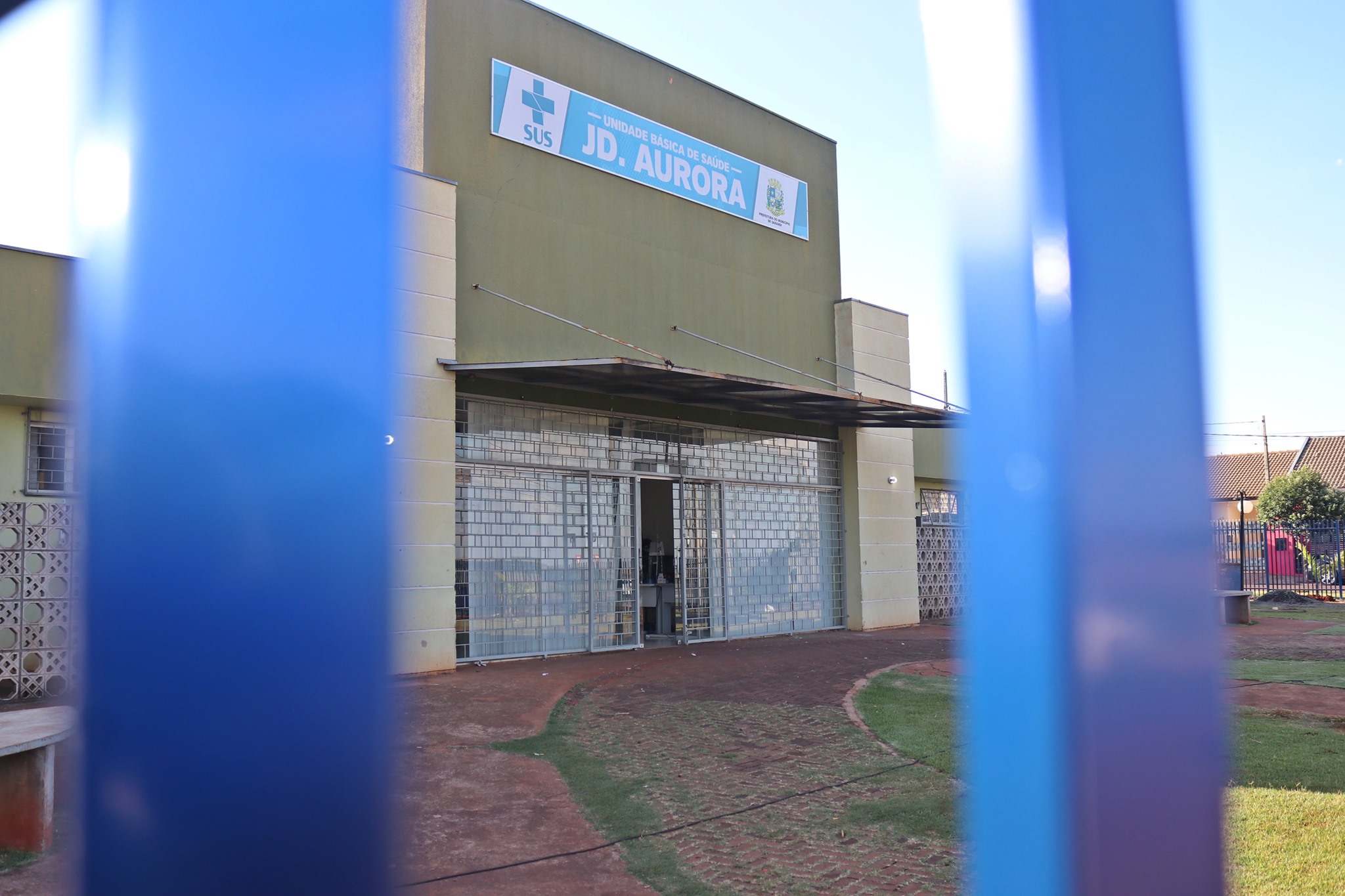 Instalação de grades na UBS do Jardim Aurora