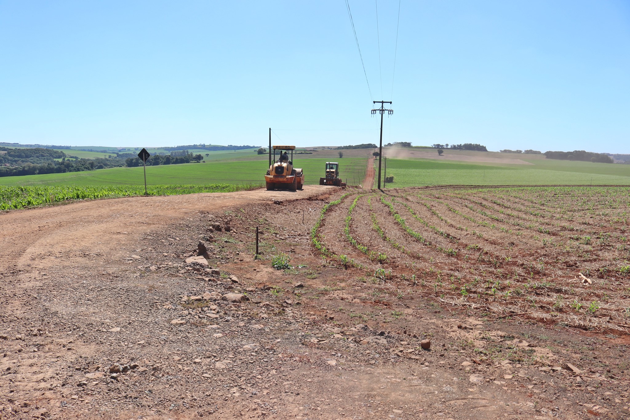 Cascalhamento na Estrada Aquidaban