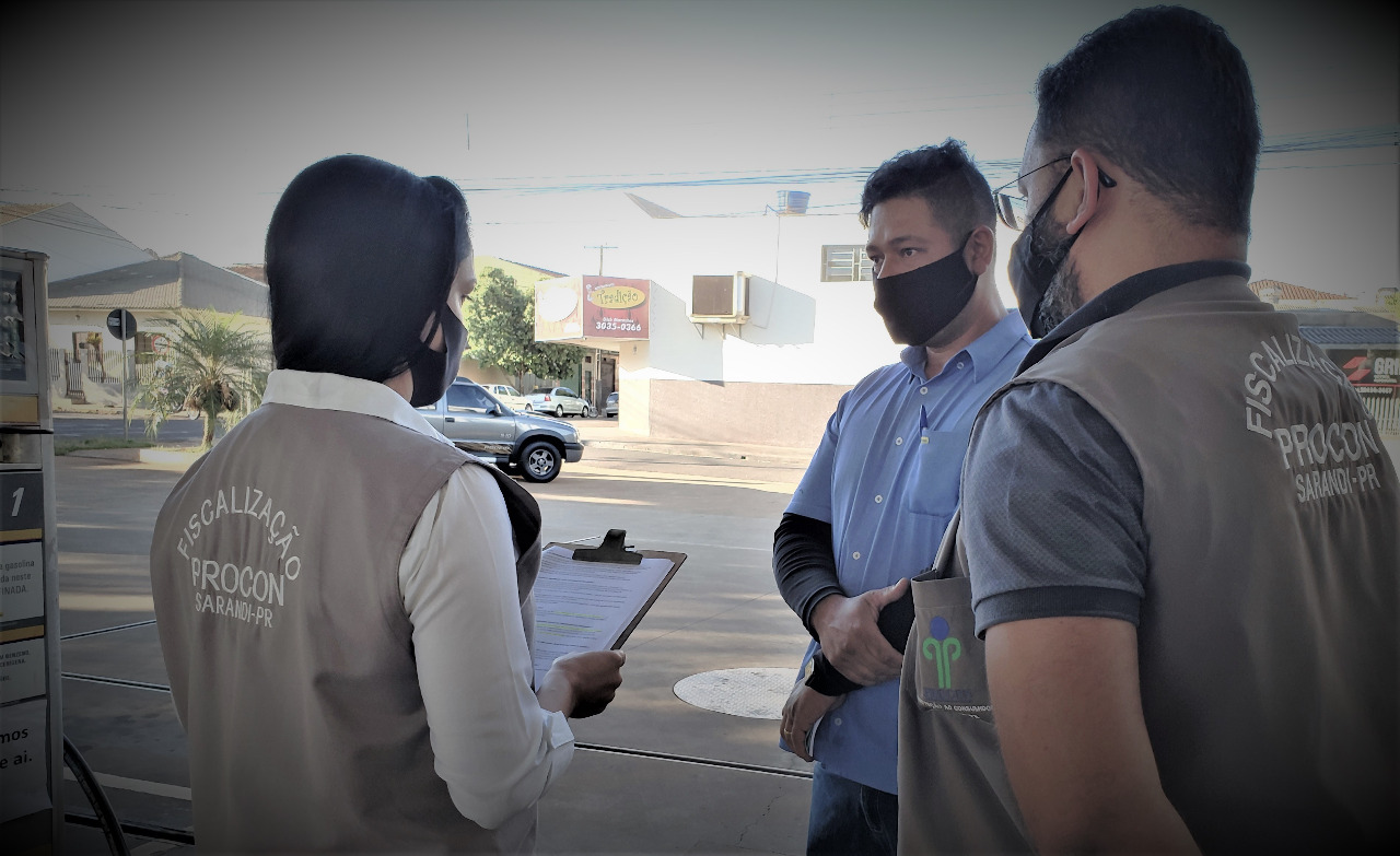 PROCON Sarandi fiscaliza o cumprimento do Decreto da Transparência em Postos de Combustíveis