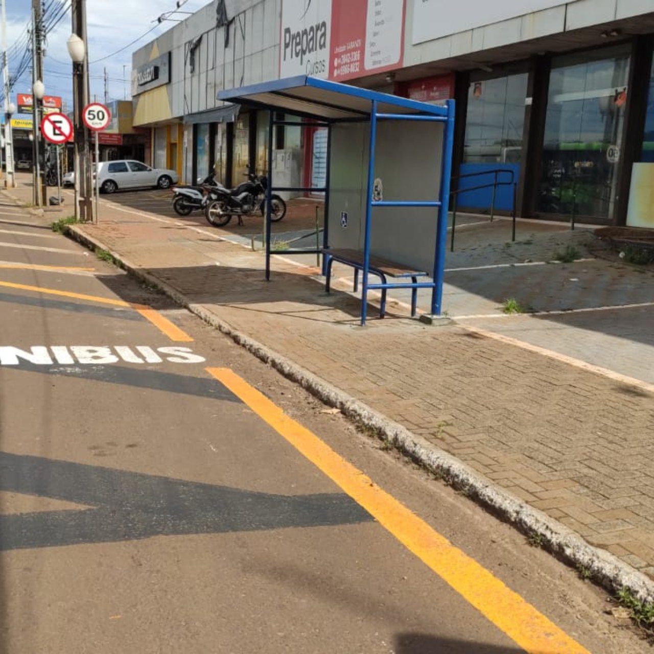 Instalação de novo abrigos de ônibus