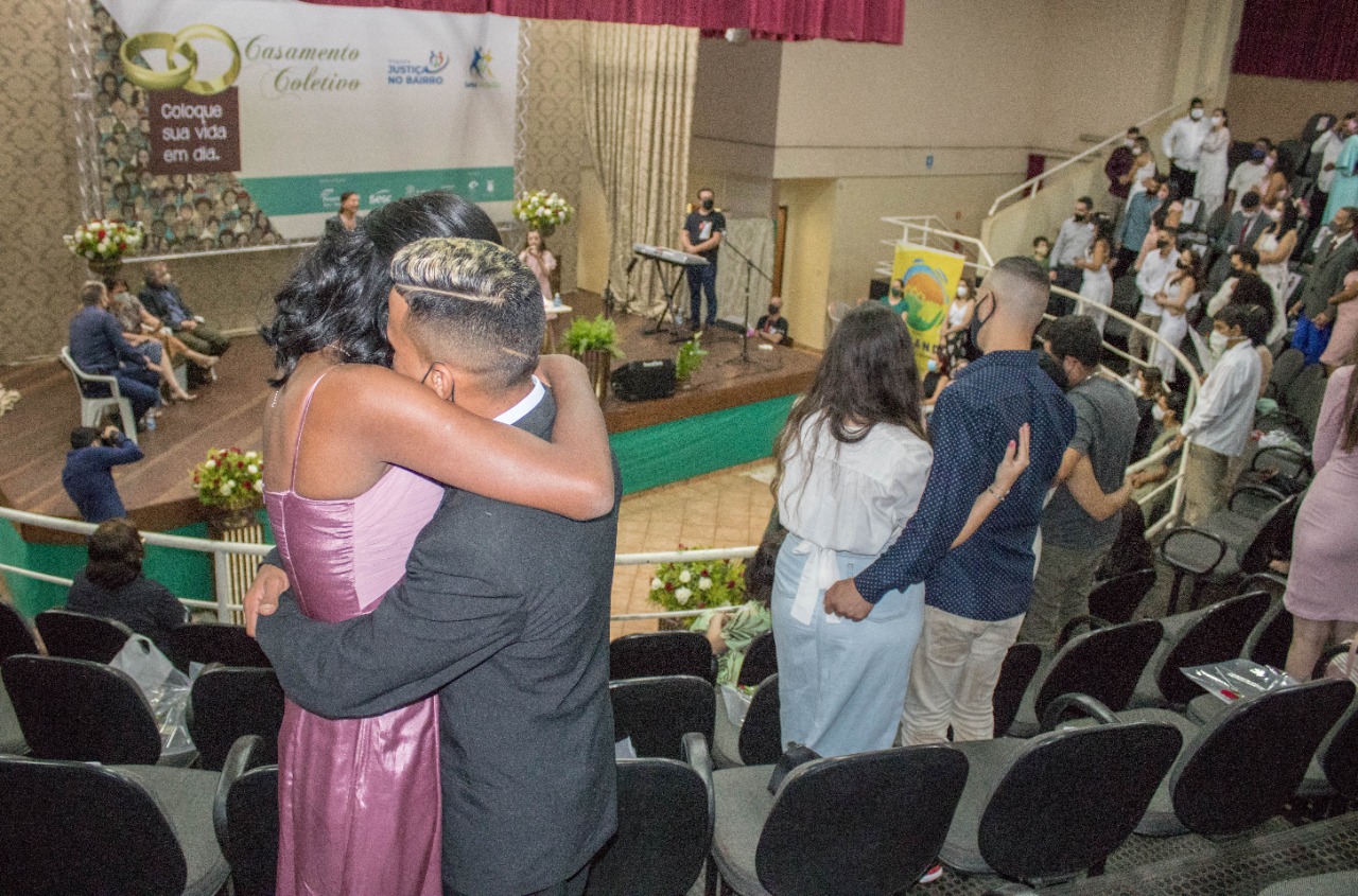 Casamento Comunitário é realizado na Casa da Cultura em Sarandi
