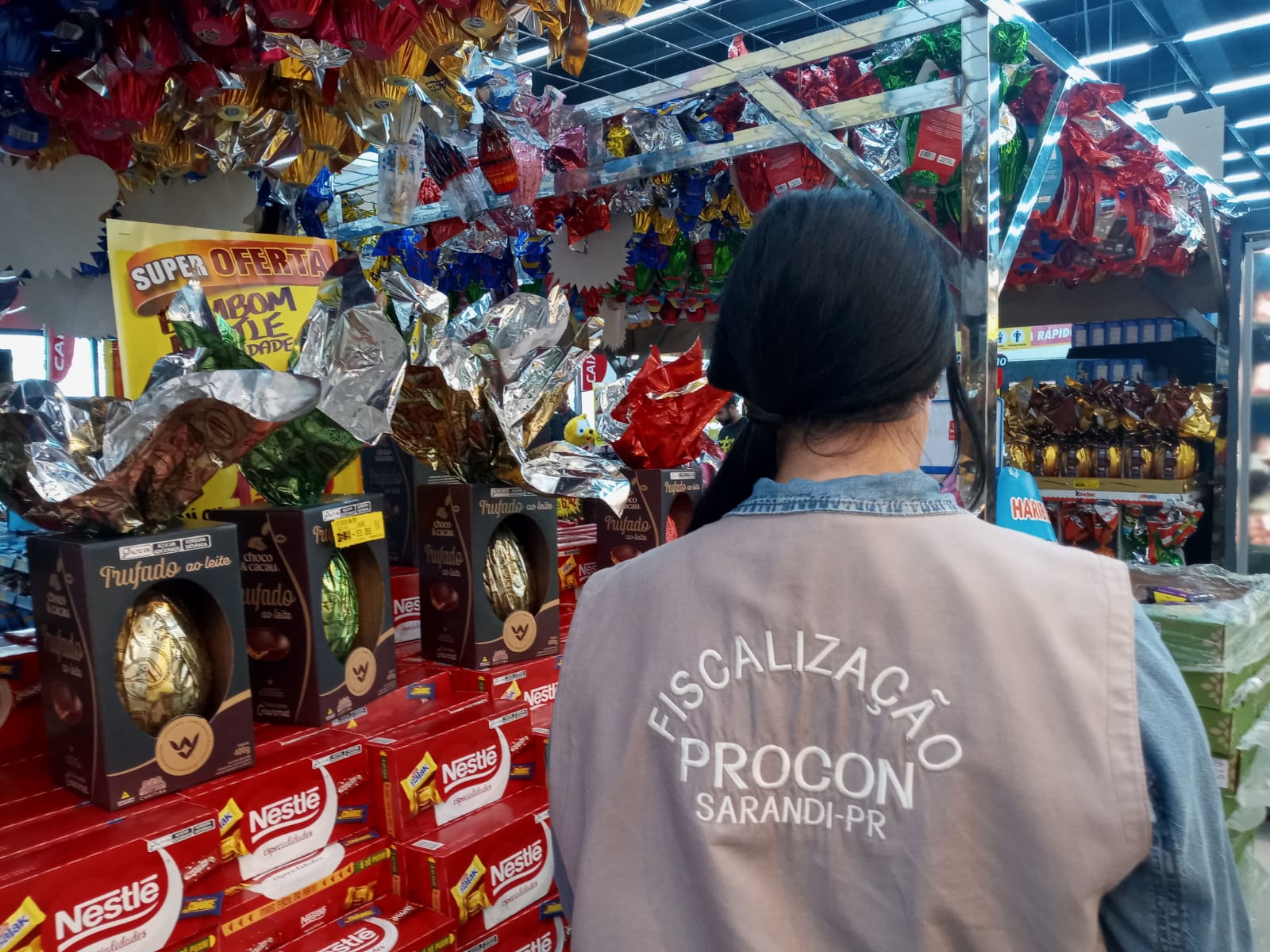 Procon Sarandi divulga pesquisa de preços de ovos de Páscoa 2025