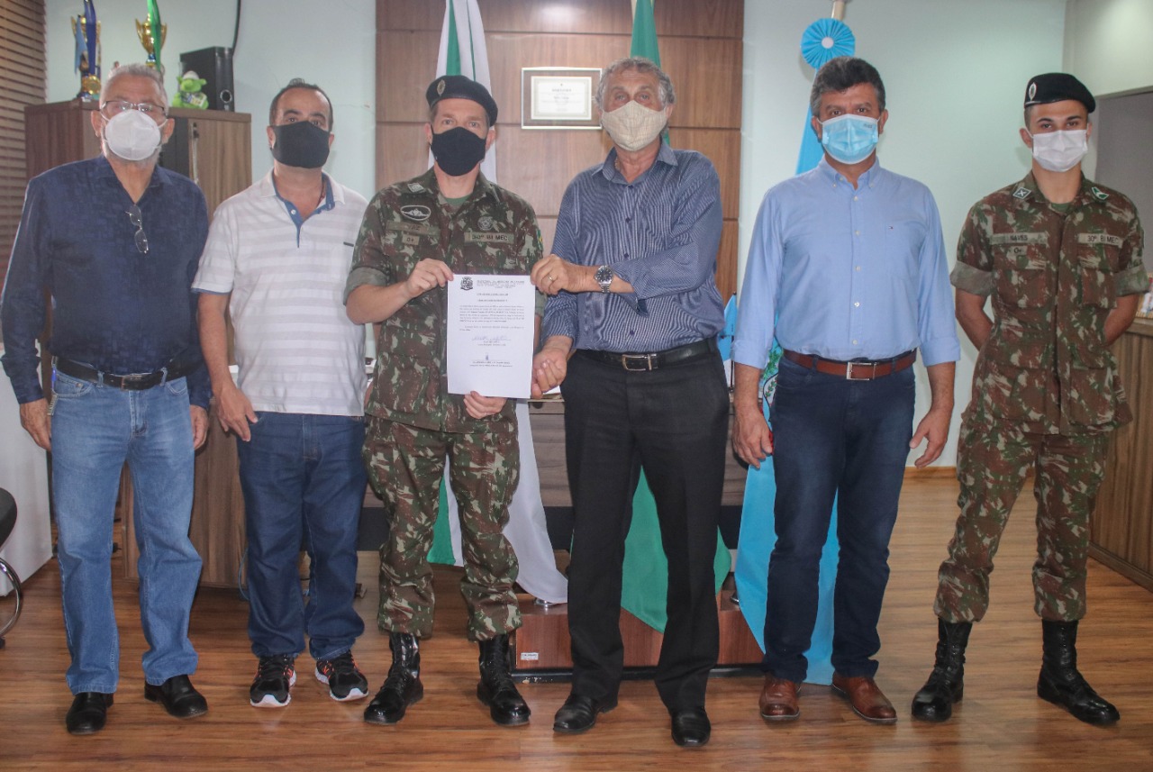 Prefeito de Sarandi assina termo de posse como presidente da Junta Militar do Município