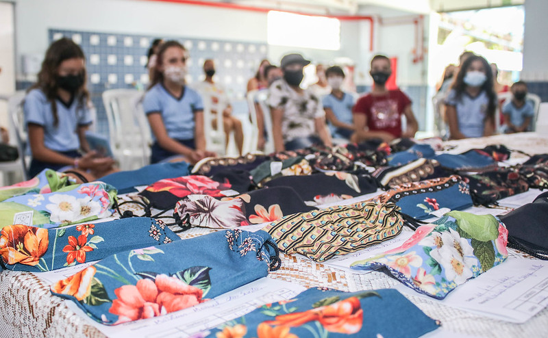 Secretaria de Educação de Sarandi realiza entrega de óculos na Escola Municipal Padre José de Anchieta