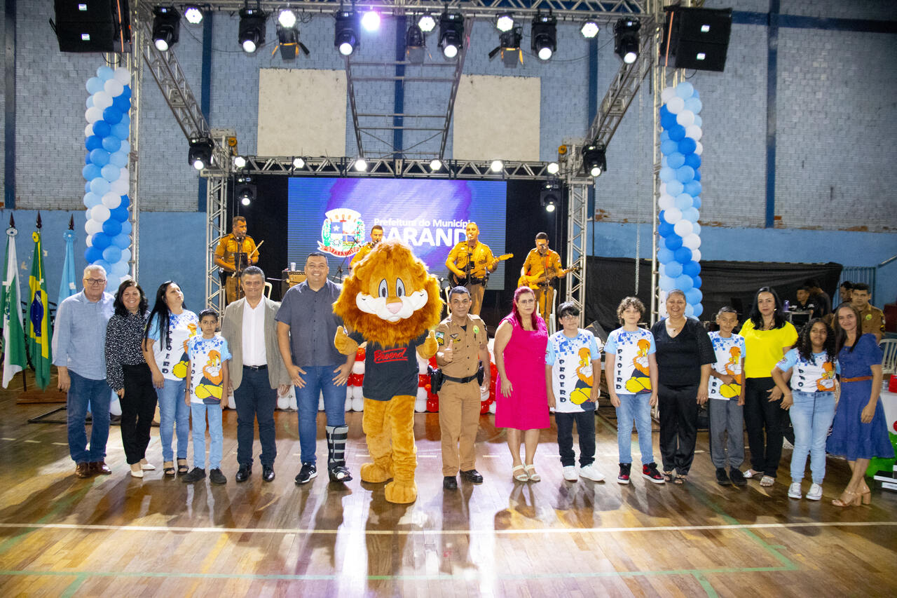 Emoção marcou noite de formatura do Proerd, curso de resistência às drogas e violência formou 1,3 mil alunos