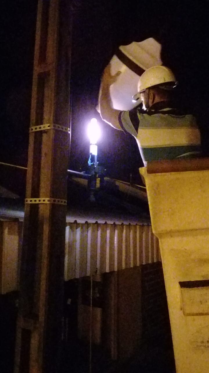 Manutenção da iluminação no Jardim Ouro Verde e Área Central da cidade