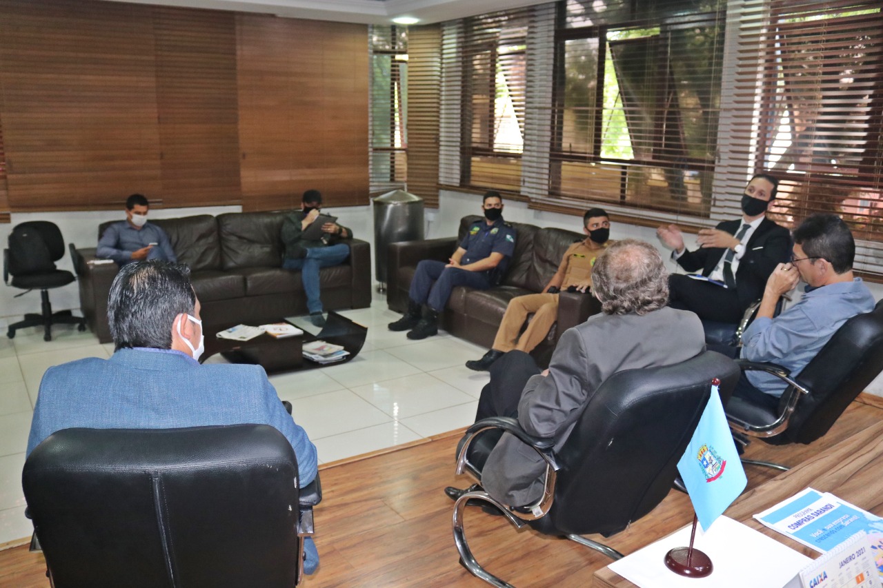 Membros do CONSEG estiveram no Paço Municipal na tarde desta quarta-feira