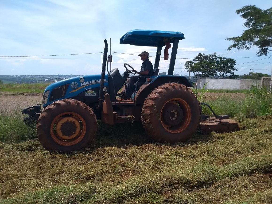  Prefeitura reforça trabalho de roçada