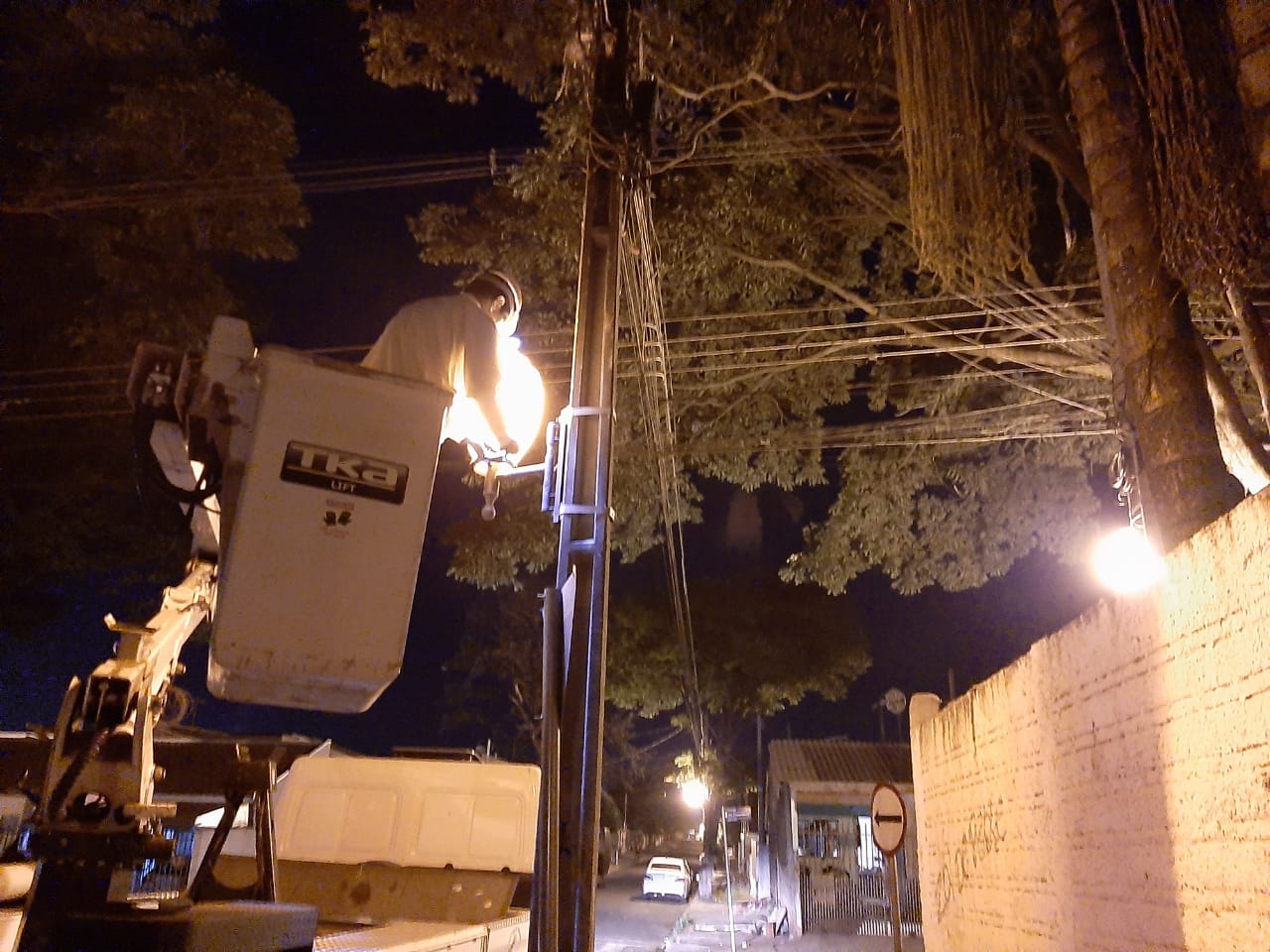 Manutenção de iluminação pública no Novo Centro e Jardim Verão