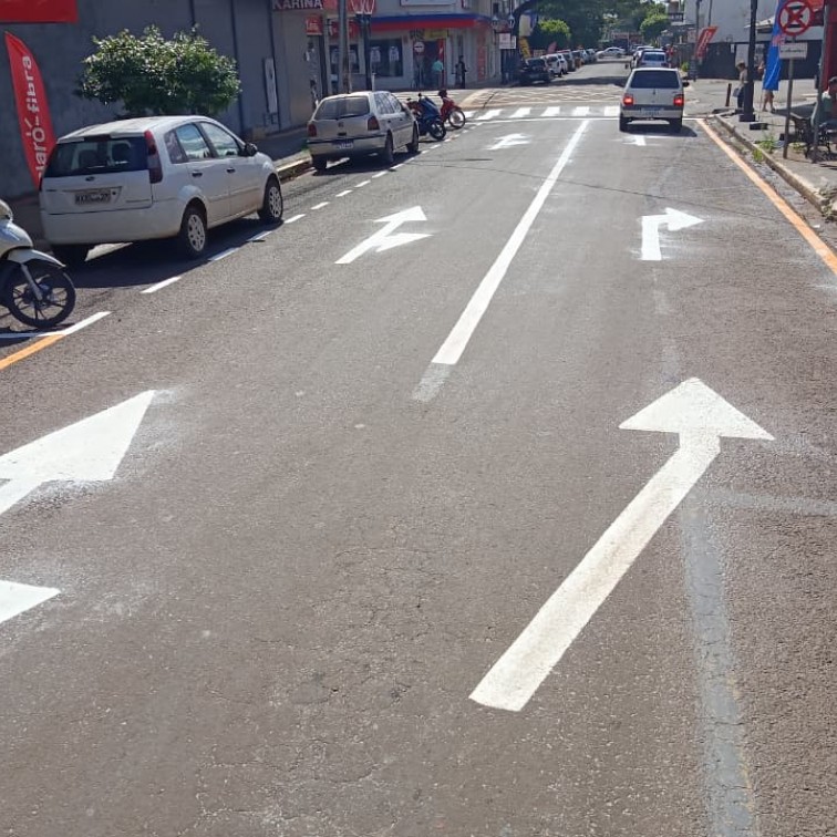 Semutrans realiza ajustes no trânsito no cruzamento da Rua Guiapó com a Avenida Londrina