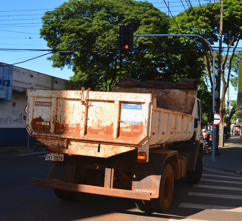Semáforo é instalado no centro de Sarandi para amenizar fluxo 
