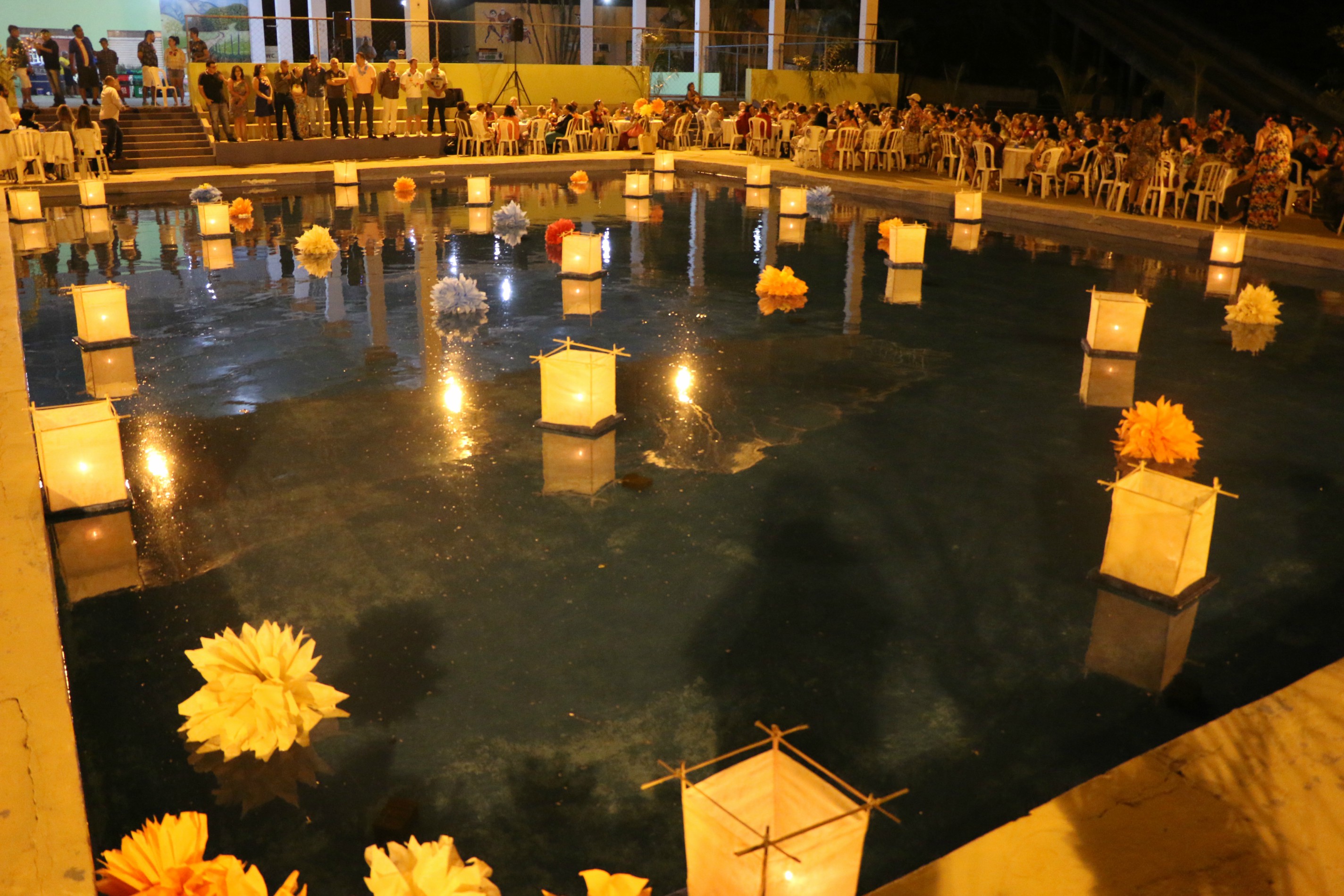 1º Baile do Hawaii anima Sarandienses 