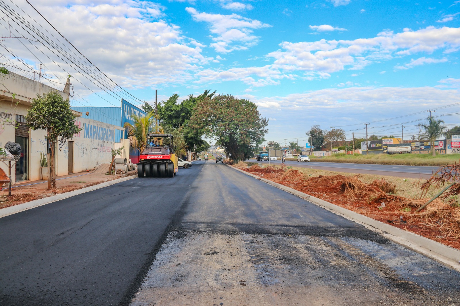 Pavimentação da avenida Ademar Bornia entra na fase final e segue roteiro de reforço da infraestrutura