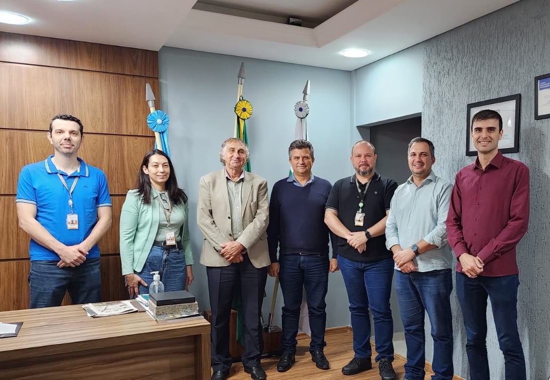 Volpato se reúne com Copel em busca de solução para problemas de fios soltos em postes