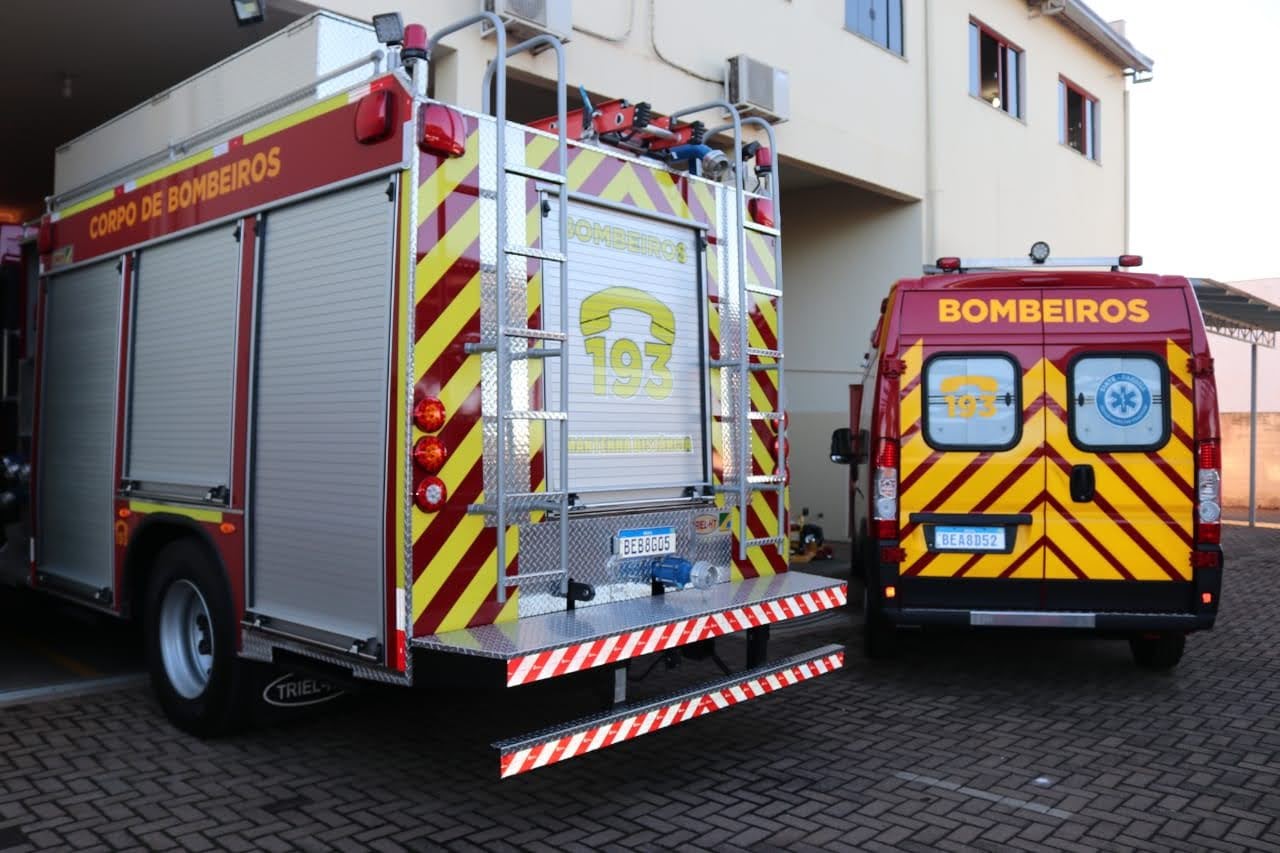 Corpo de Bombeiros recebe viaturas e equipamentos