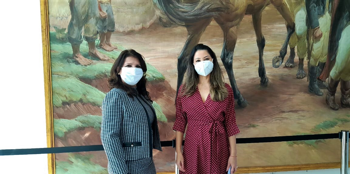 Secretária de Assistência Social participa de reuniões em viagem a Curitiba