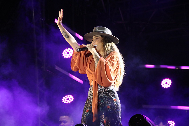 Lauana Prado reúne mais de 10 mil pessoas e Sarandi Exposhow segue como maior festa da história da cidade