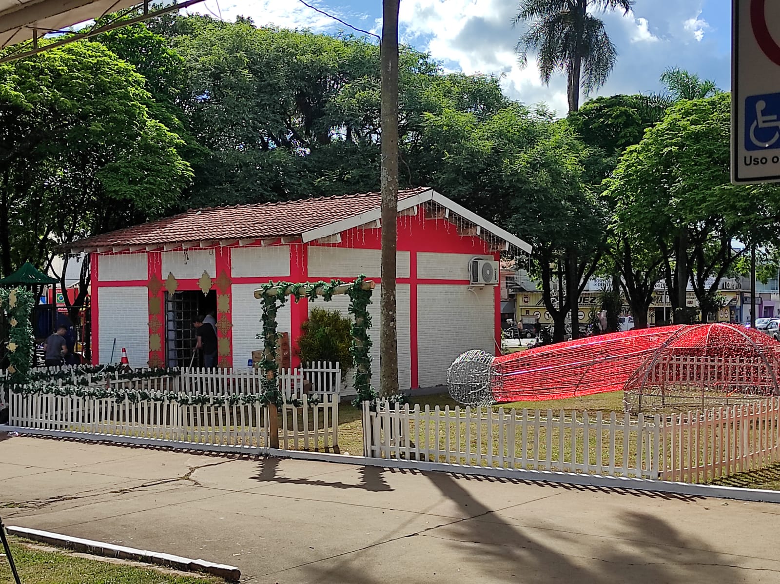 Preparativos para abertura do Natal nesta quinta, 7, seguem em ritmo acelerado para encantar e surpreender