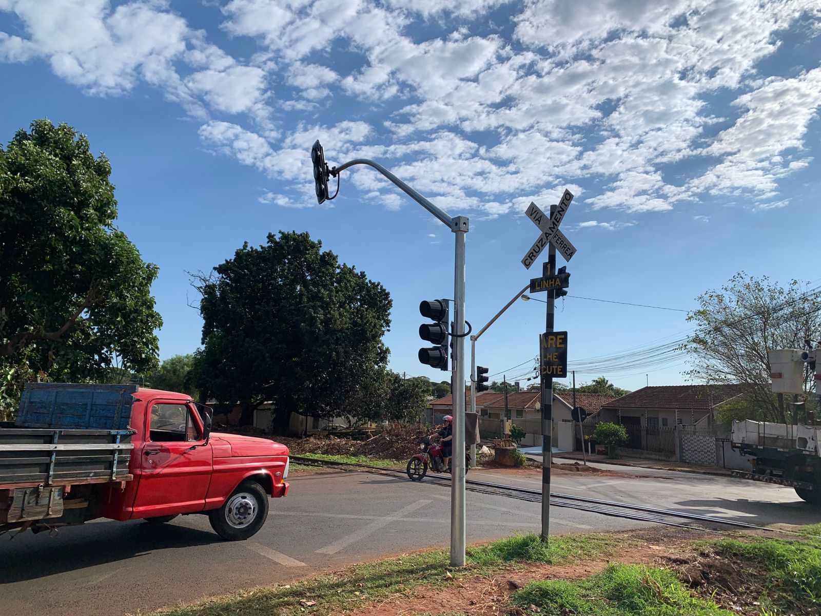 Prefeitura de Sarandi e Rumo instalam sistemas de alerta em cruzamentos críticos da cidade