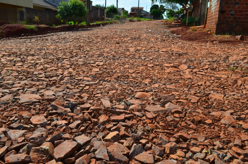 Novo Bertioga recebe cascalhamento 