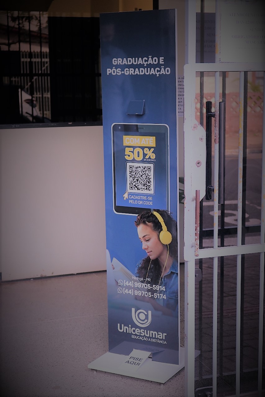 Prefeitura recebe totem com pedal de álcool em gel